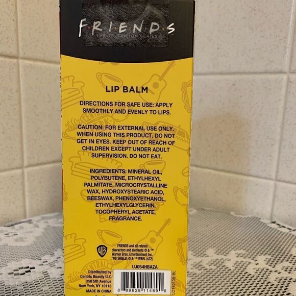 New! FRIENDS Set of Three Flavored Lip Balms Central Perk Lipstick Make Up - Picture 2 of 3